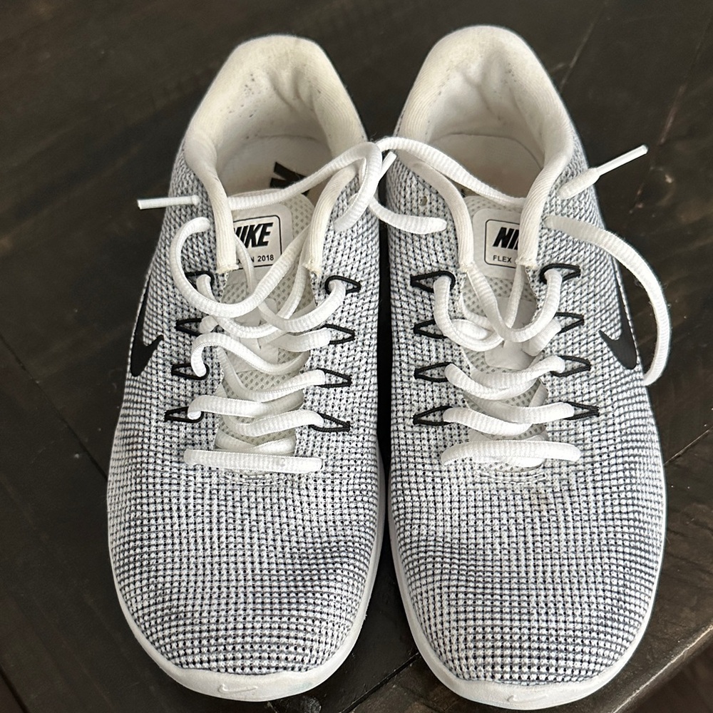 Nike Flex White and Black Knit Sneakers